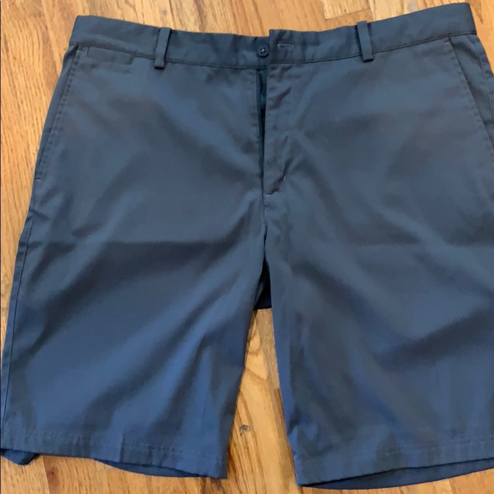 Men’s Nike golf shorts